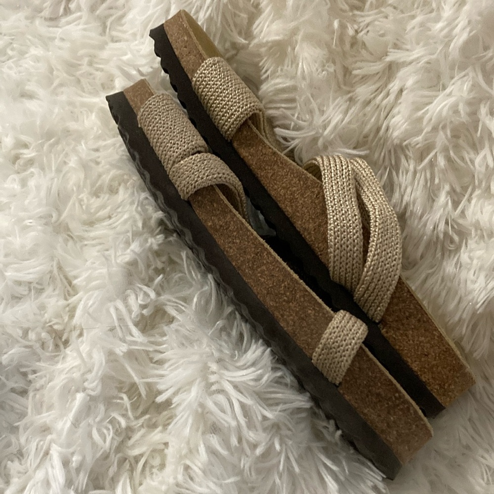 Arcopedico Tan Cross-Strap Sandals - Picture 4 of 6